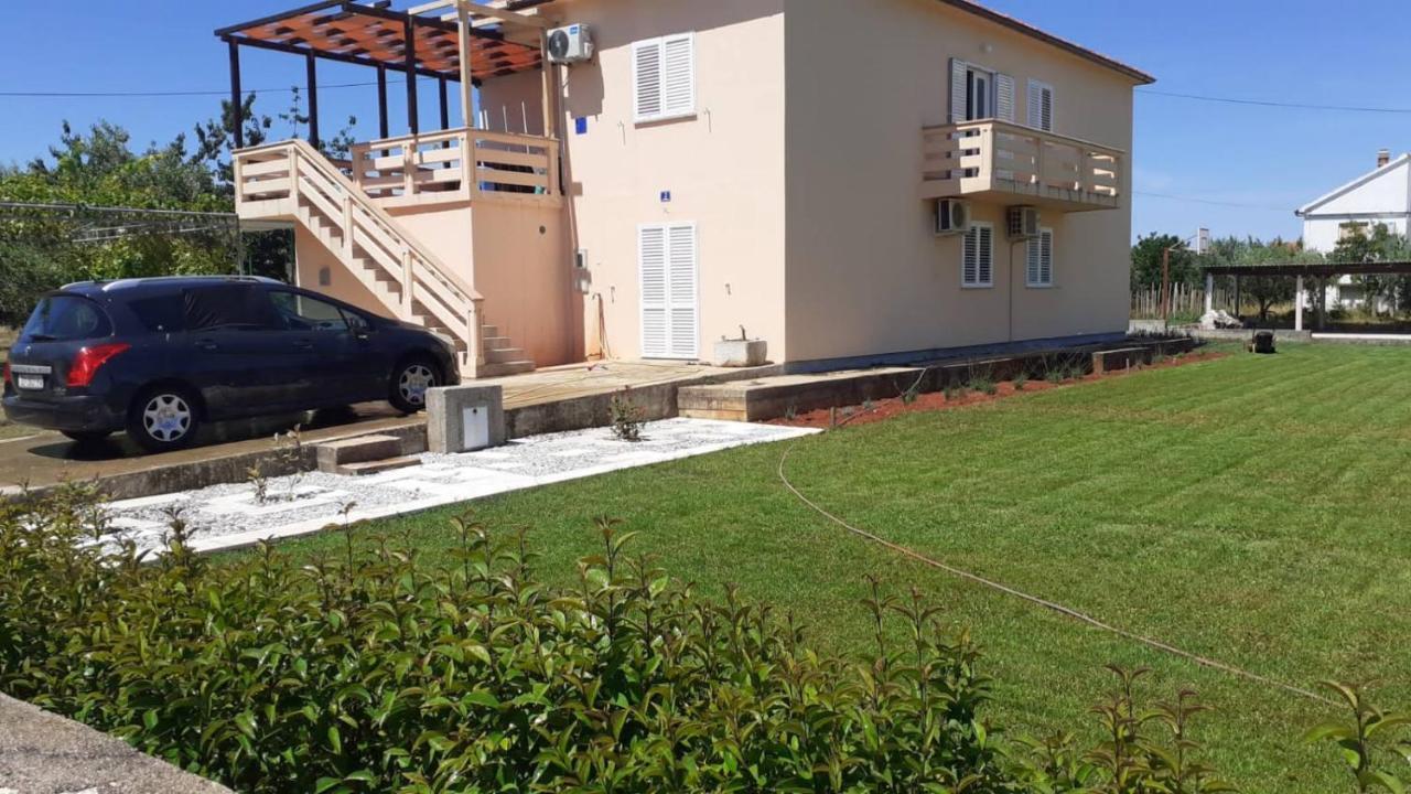 Apartmani Loli Ugljan Εξωτερικό φωτογραφία