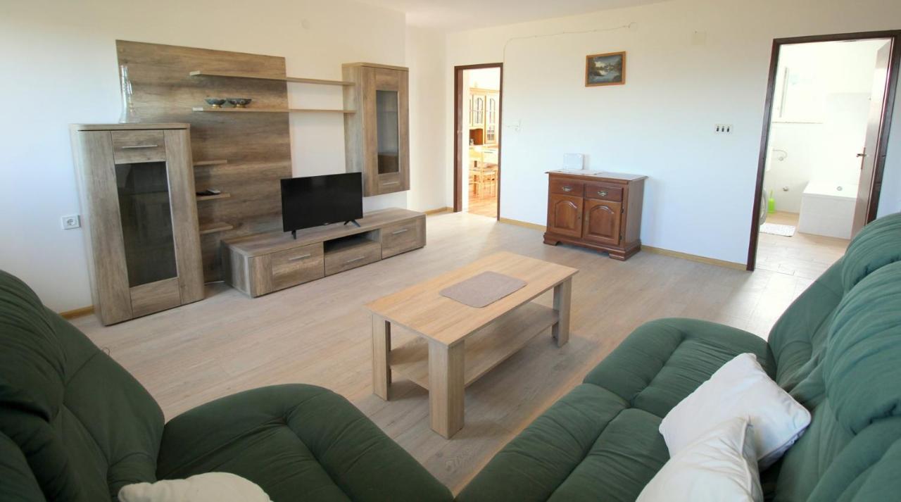 Apartmani Loli Ugljan Εξωτερικό φωτογραφία