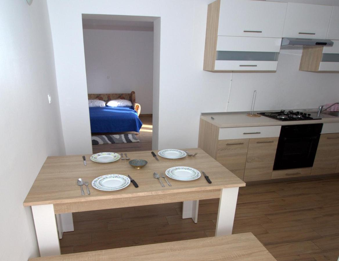 Apartmani Loli Ugljan Εξωτερικό φωτογραφία